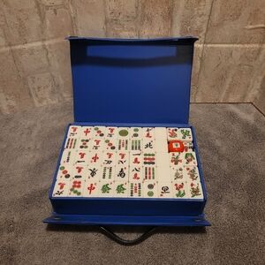 Classic Mahjong Set in Blue Case
